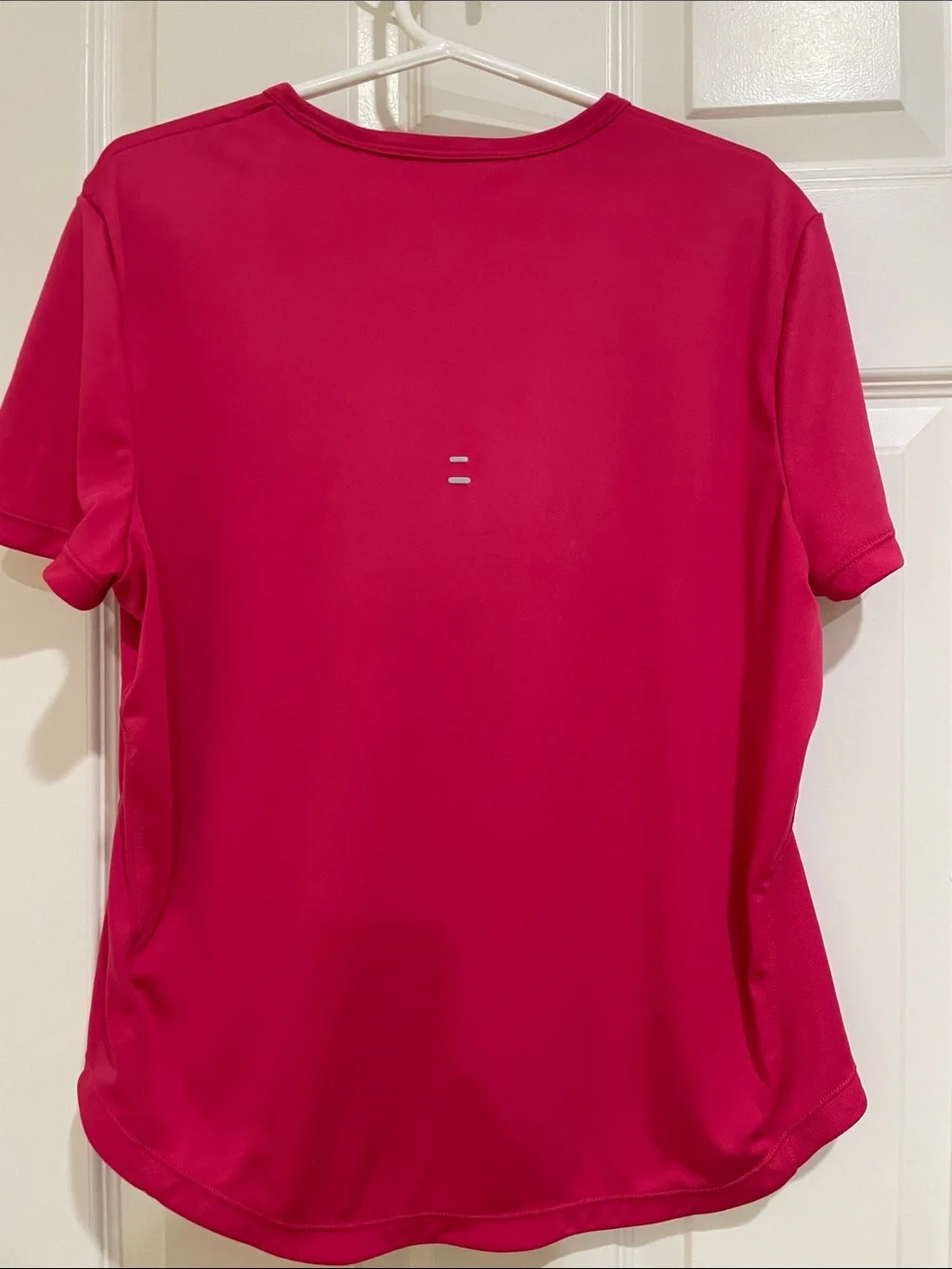 Nike Women's Tempo Dri Fit Short-Sleeve running top Medium- rush pink